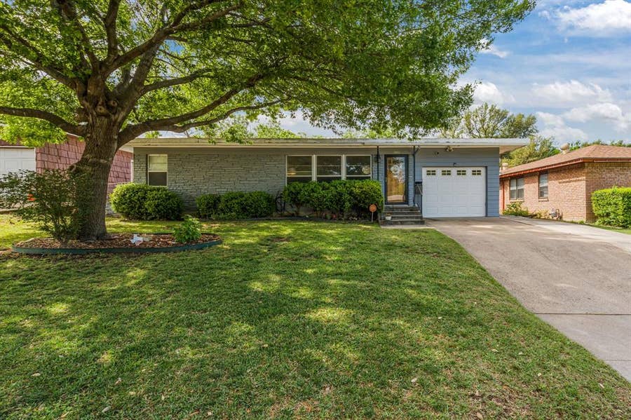 Property photo for 3401 W Fuller Avenue, Fort Worth, TX