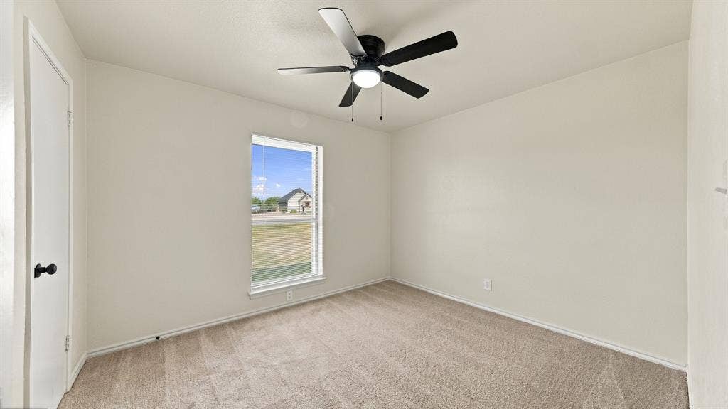 901 W Apache Trail, Granbury, TX 76048
