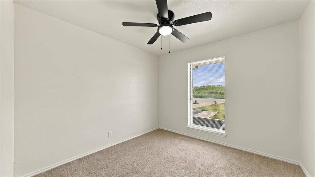 901 W Apache Trail, Granbury, TX 76048