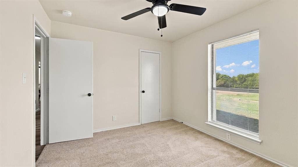 901 W Apache Trail, Granbury, TX 76048