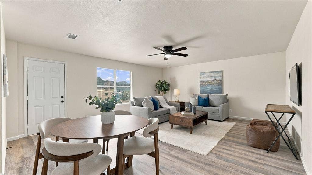 901 W Apache Trail, Granbury, TX 76048