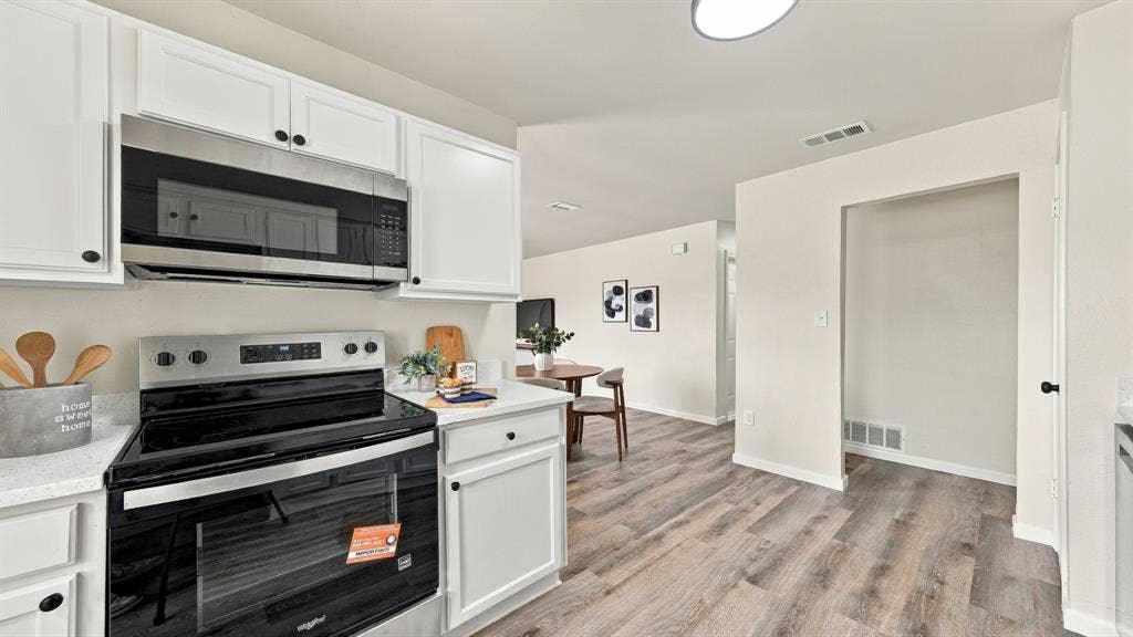 901 W Apache Trail, Granbury, TX 76048