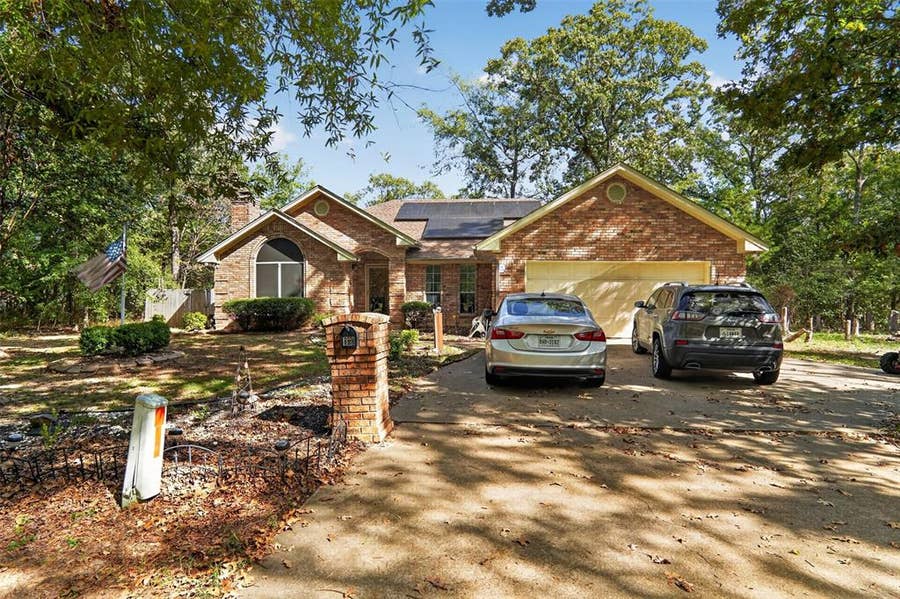 Property photo for 107 Parc Ouest Drive, Paris, TX
