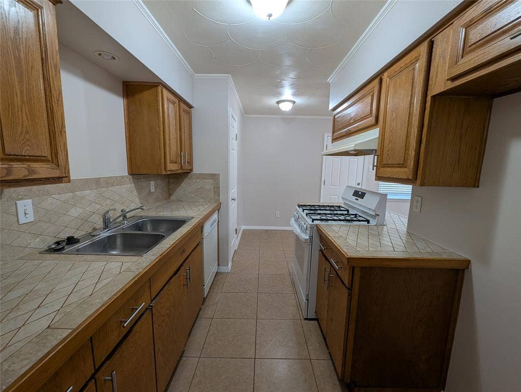 1305 Glenville Drive, Garland, TX 75042 1305 Glenville Drive, Garland, TX 75042