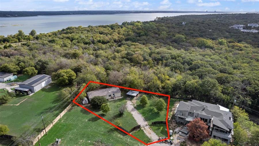 Property photo for 1040 Westpark Circle N, Southlake, TX