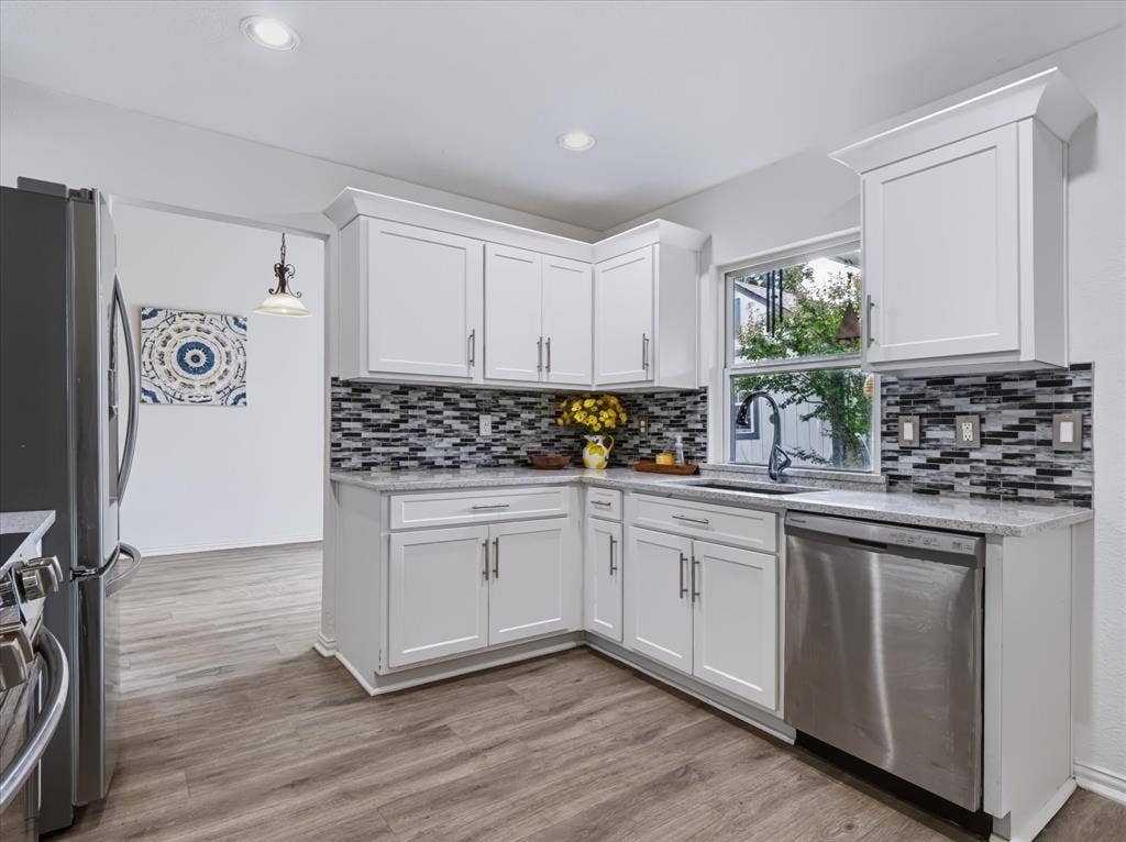208 Wildbriar Street, Euless, TX 76039 208 Wildbriar Street, Euless, TX 76039