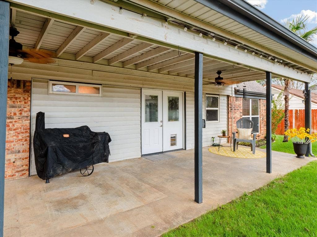 208 Wildbriar Street, Euless, TX 76039 208 Wildbriar Street, Euless, TX 76039