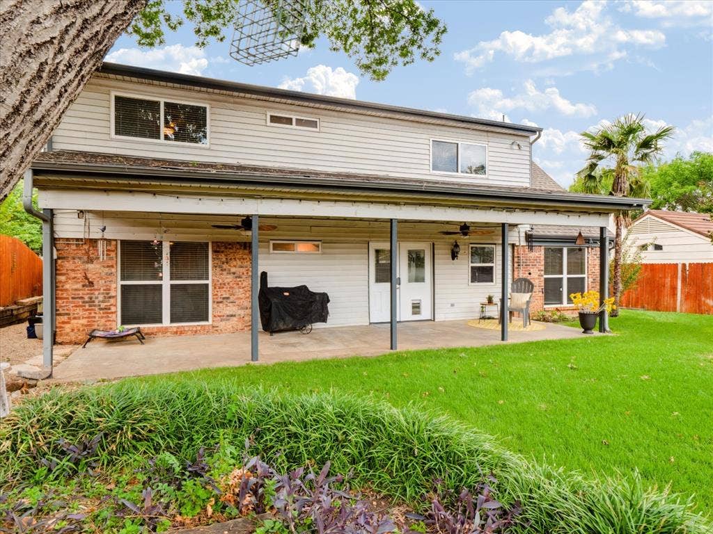 208 Wildbriar Street, Euless, TX 76039 208 Wildbriar Street, Euless, TX 76039