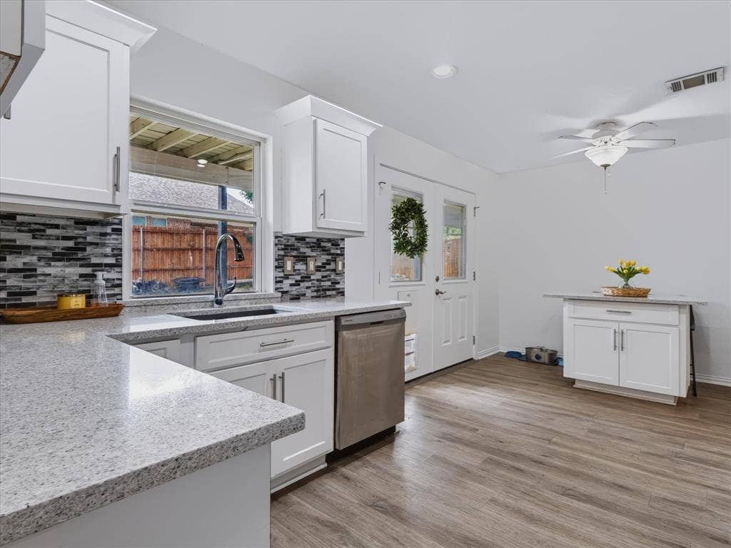 208 Wildbriar Street, Euless, TX 76039 208 Wildbriar Street, Euless, TX 76039