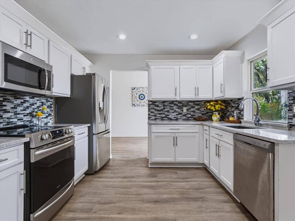 208 Wildbriar Street, Euless, TX 76039 208 Wildbriar Street, Euless, TX 76039