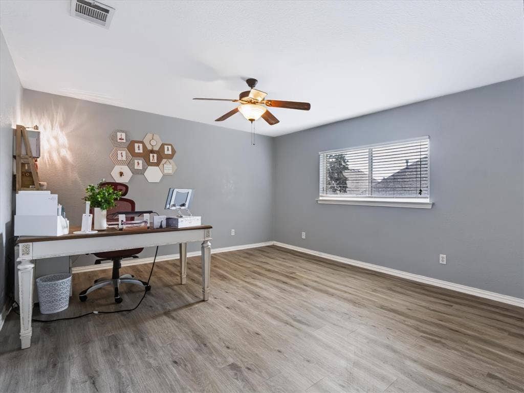 208 Wildbriar Street, Euless, TX 76039 208 Wildbriar Street, Euless, TX 76039