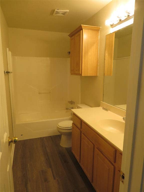 100 Roaring Springs Drive, DeSoto, TX 75115 100 Roaring Springs Drive, DeSoto, TX 75115