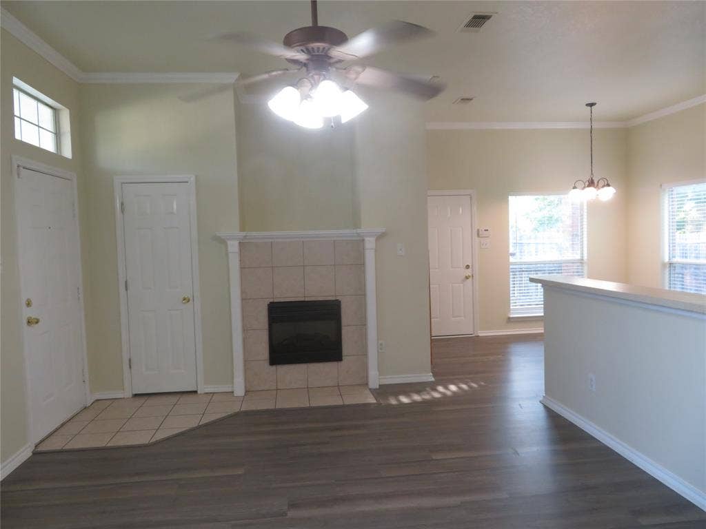 100 Roaring Springs Drive, DeSoto, TX 75115 100 Roaring Springs Drive, DeSoto, TX 75115