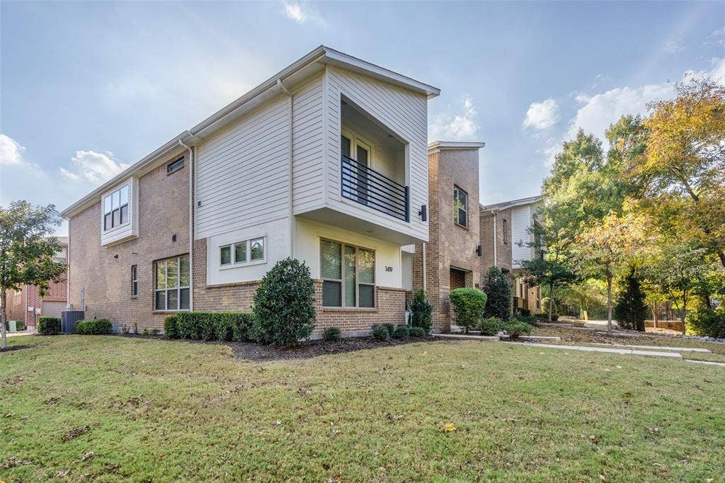 1423 Lamb Drive, Plano, TX 75075 1423 Lamb Drive, Plano, TX 75075