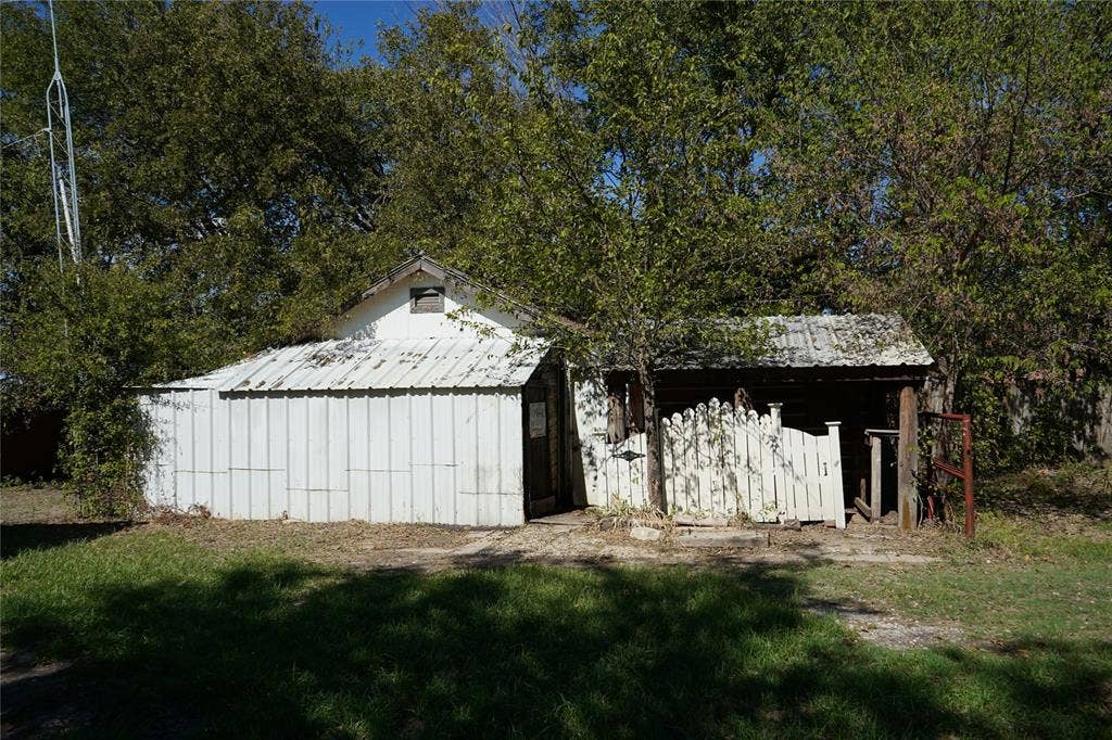 12797 FM 1385, Pilot Point, TX 76258