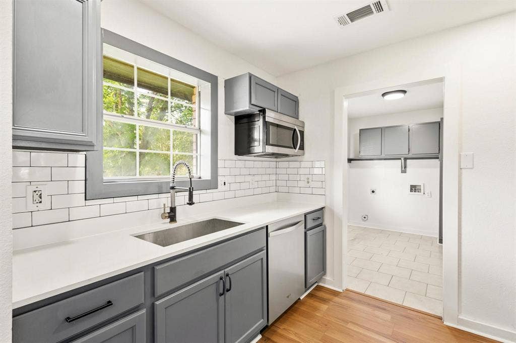 1313 Crosscreek Lane, Seagoville, TX 75159 1313 Crosscreek Lane, Seagoville, TX 75159
