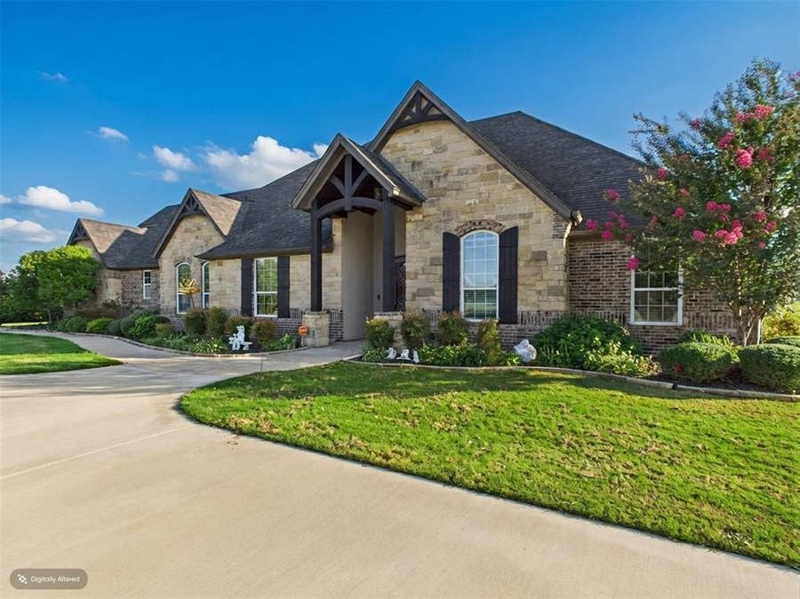 Property photo for 1201 E Iberian Court, Granbury, TX