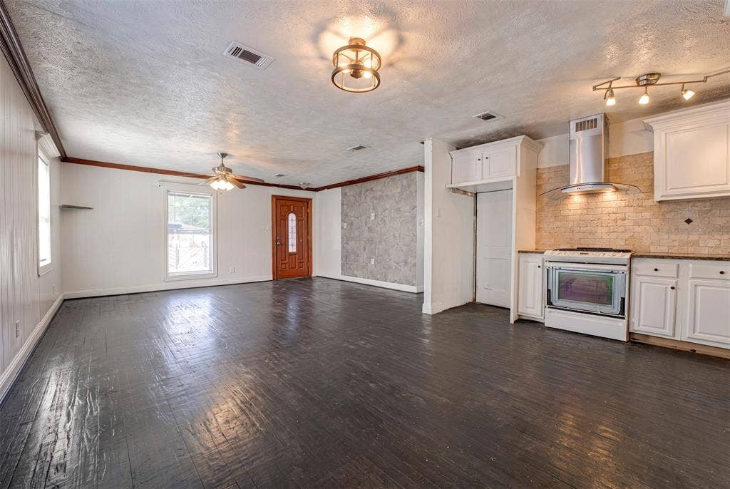 554 Pleasant Vista Drive, Dallas, TX 75217 554 Pleasant Vista Drive, Dallas, TX 75217
