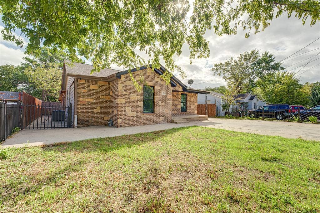 554 Pleasant Vista Drive, Dallas, TX 75217 554 Pleasant Vista Drive, Dallas, TX 75217