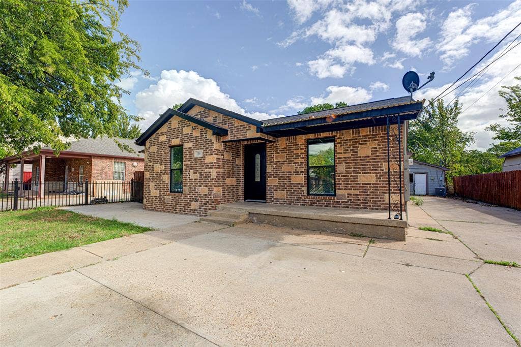 554 Pleasant Vista Drive, Dallas, TX 75217 554 Pleasant Vista Drive, Dallas, TX 75217