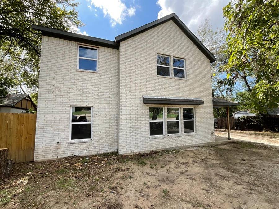 Property photo for 6051 Meandering Road, Fort Worth, TX