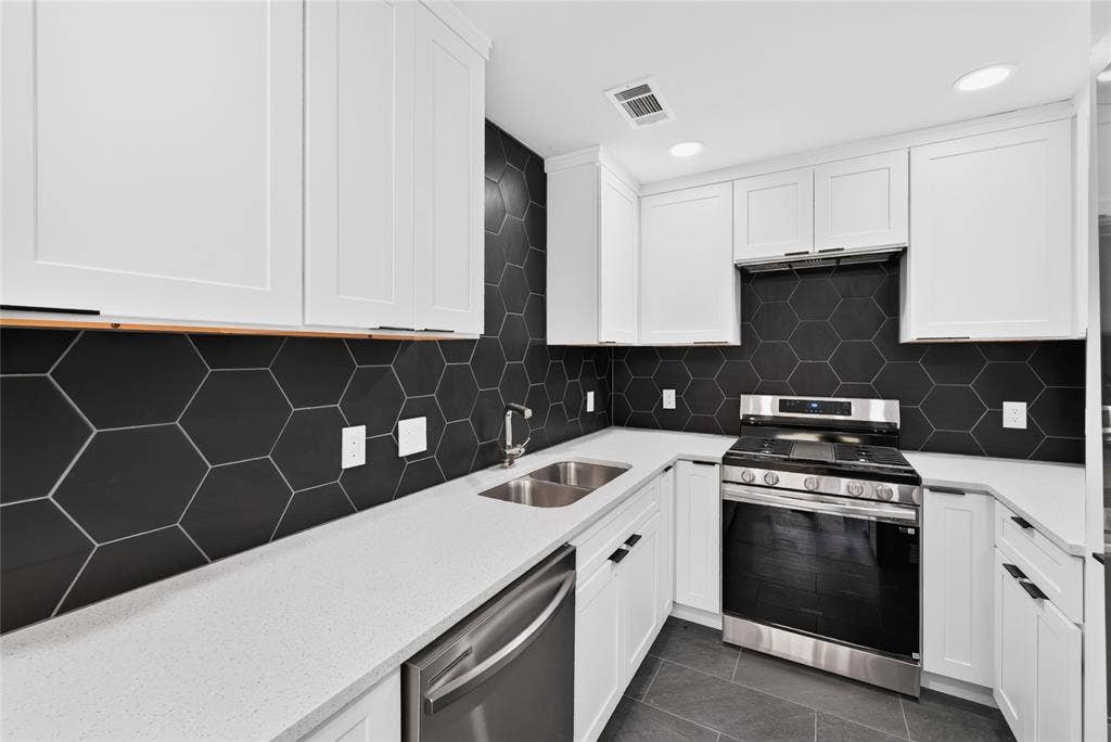 2925 Allister Street, Dallas, TX 75229