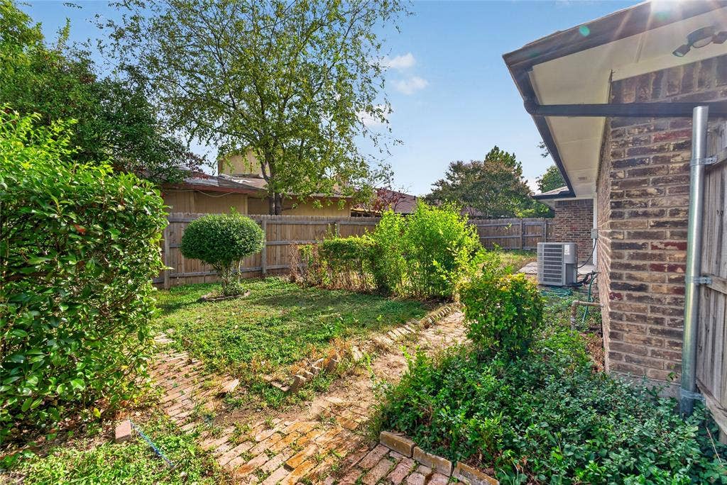 2925 Allister Street, Dallas, TX 75229