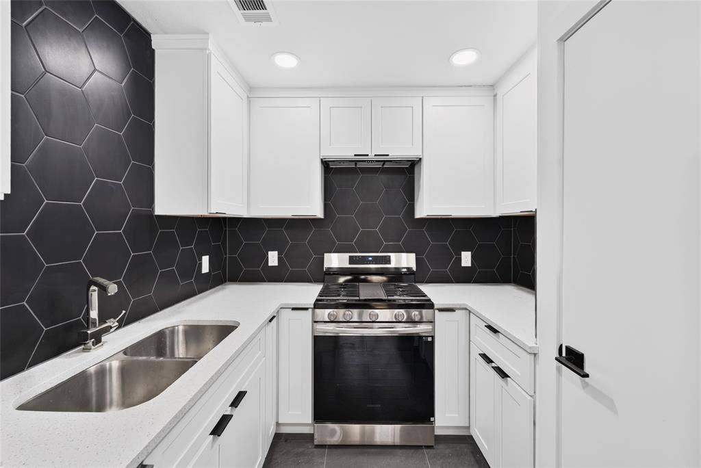 2925 Allister Street, Dallas, TX 75229