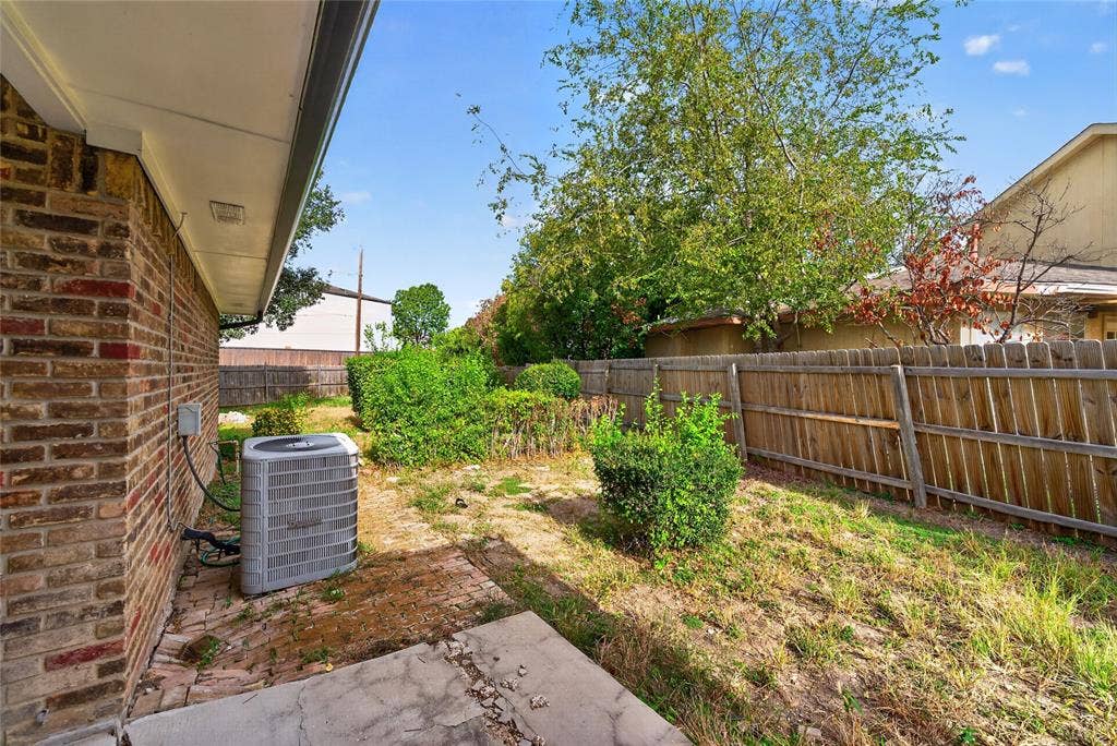 2925 Allister Street, Dallas, TX 75229