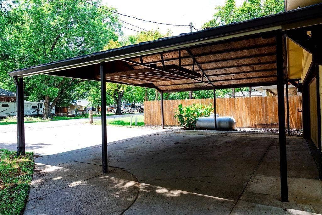 179 E El Camino Real, Weatherford, TX 76087 179 E El Camino Real, Weatherford, TX 76087