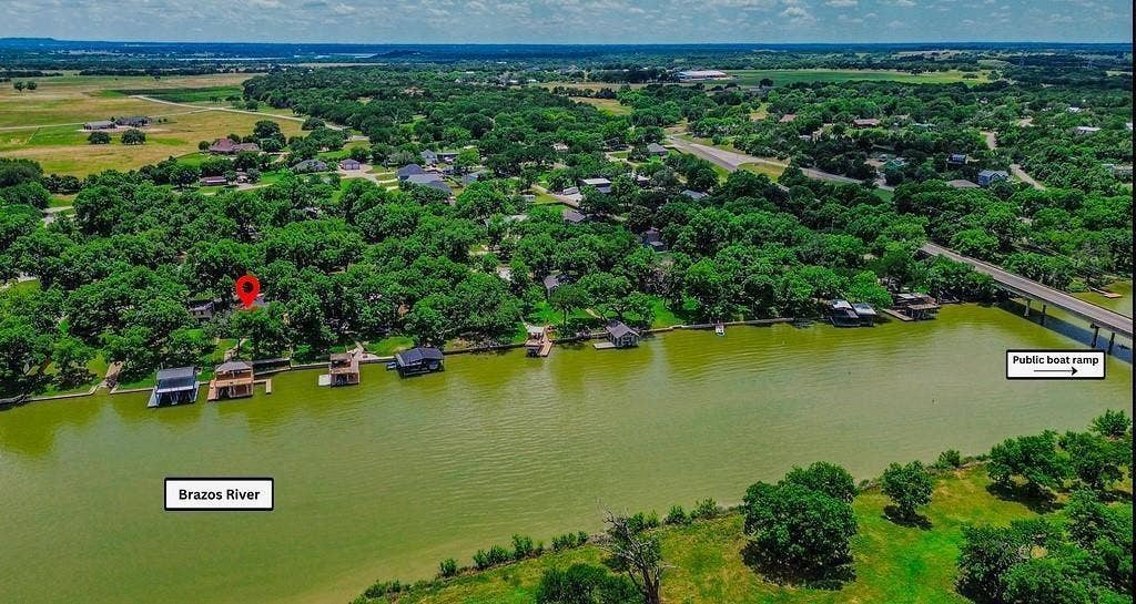 179 E El Camino Real, Weatherford, TX 76087 179 E El Camino Real, Weatherford, TX 76087