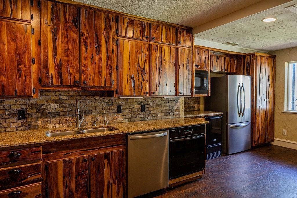 179 E El Camino Real, Weatherford, TX 76087 179 E El Camino Real, Weatherford, TX 76087