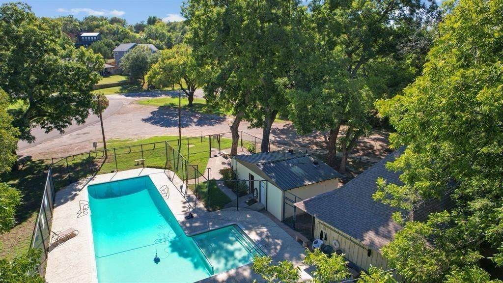 179 E El Camino Real, Weatherford, TX 76087 179 E El Camino Real, Weatherford, TX 76087