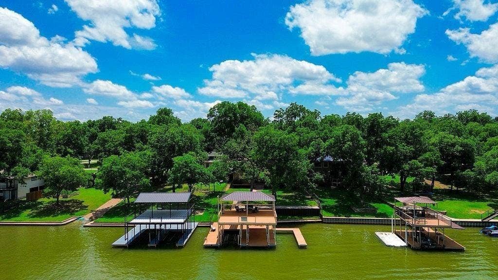 179 E El Camino Real, Weatherford, TX 76087 179 E El Camino Real, Weatherford, TX 76087