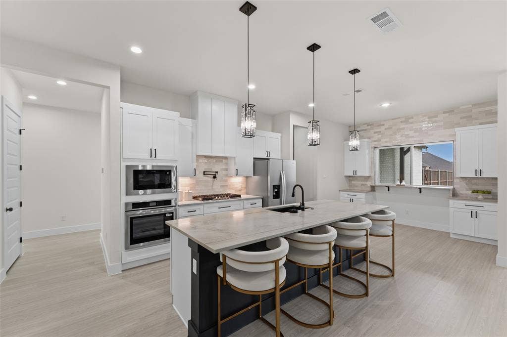 1018 Devonshire Drive N, Forney, TX 75126