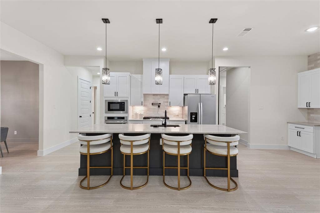 1018 Devonshire Drive N, Forney, TX 75126