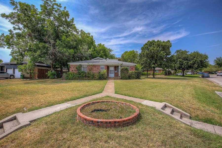Property photo for 5916 Tourist Drive, North Richland Hills, TX