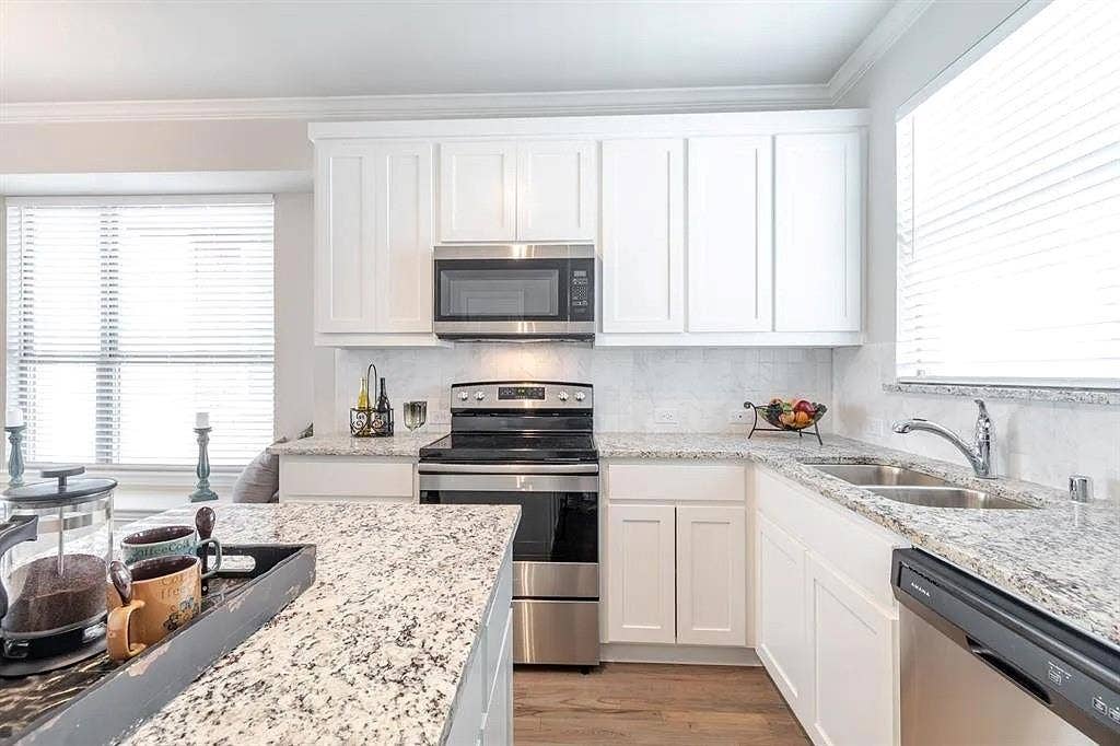 301 E Lamar Street, #10, McKinney, TX 75069 301 E Lamar Street, #10, McKinney, TX 75069