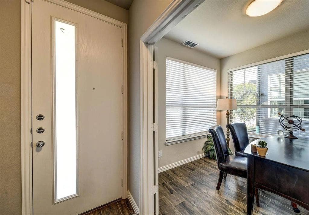 301 E Lamar Street, #10, McKinney, TX 75069 301 E Lamar Street, #10, McKinney, TX 75069