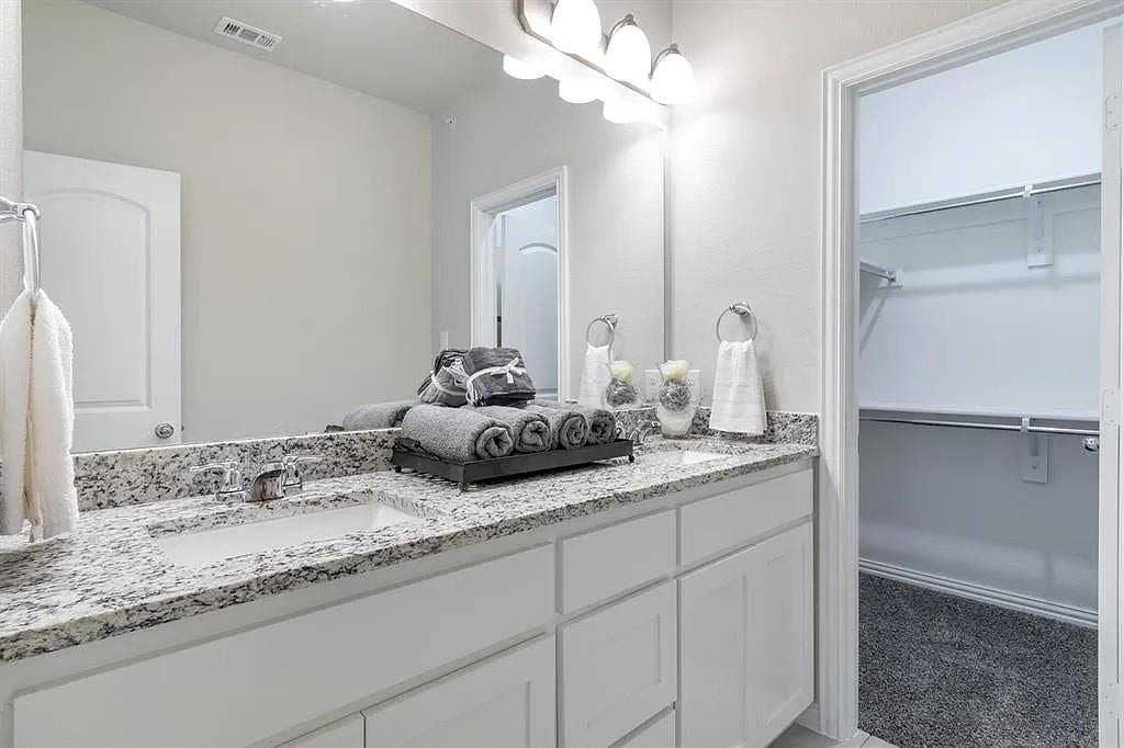 301 E Lamar Street, #10, McKinney, TX 75069 301 E Lamar Street, #10, McKinney, TX 75069