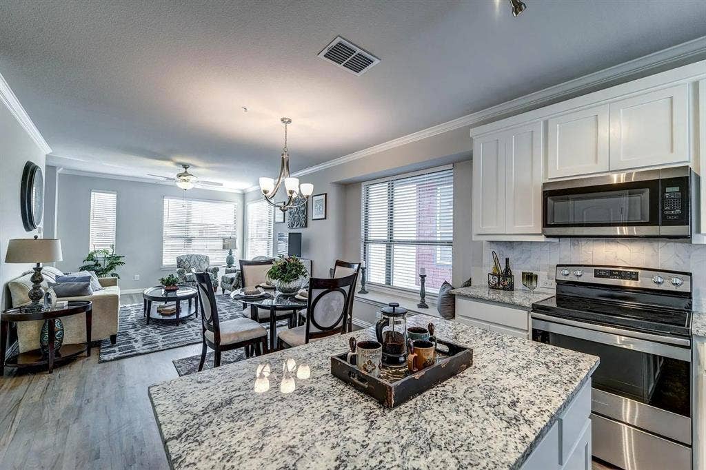301 E Lamar Street, #10, McKinney, TX 75069 301 E Lamar Street, #10, McKinney, TX 75069