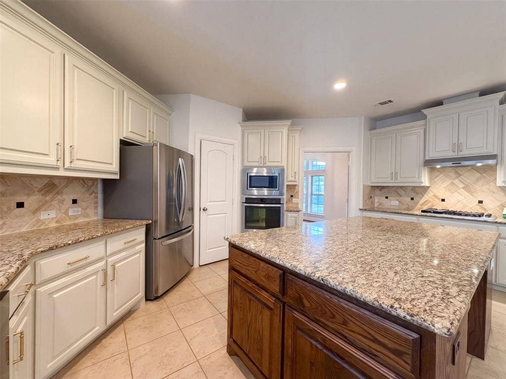 4409 Elmgreen Drive, Fort Worth, TX 76262