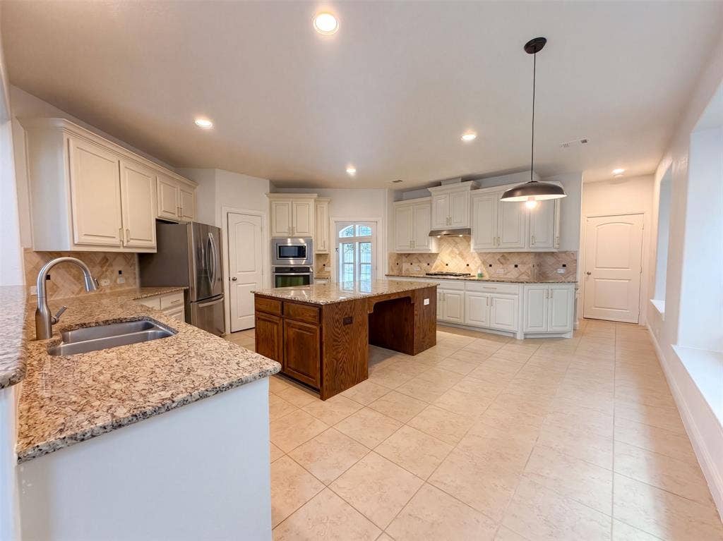 4409 Elmgreen Drive, Fort Worth, TX 76262