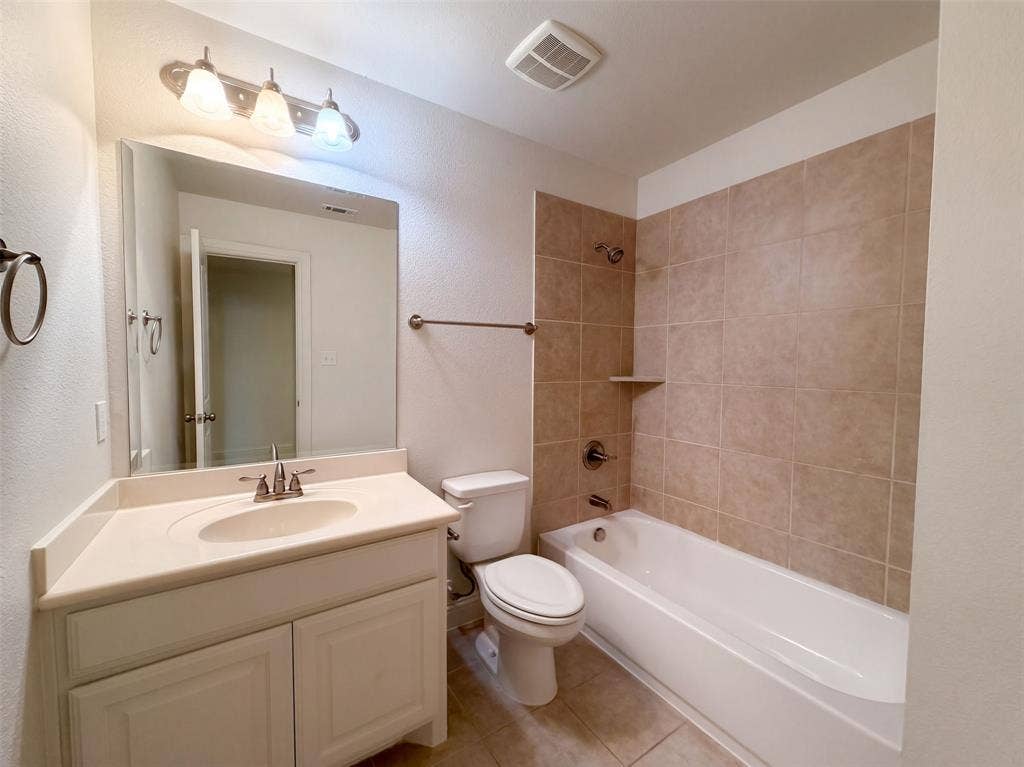 4409 Elmgreen Drive, Fort Worth, TX 76262
