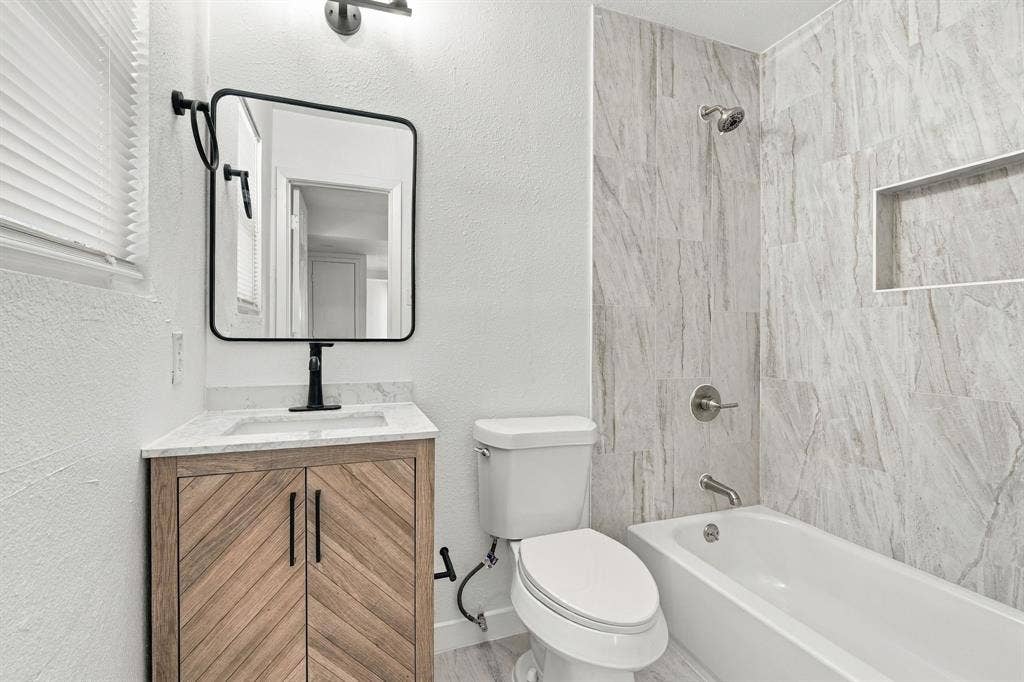 3215 Hillglenn Road, Dallas, TX 75228 3215 Hillglenn Road, Dallas, TX 75228