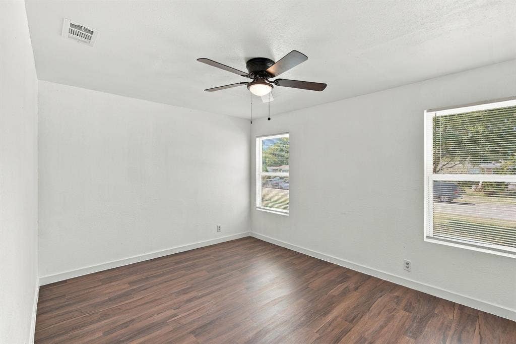 3215 Hillglenn Road, Dallas, TX 75228 3215 Hillglenn Road, Dallas, TX 75228