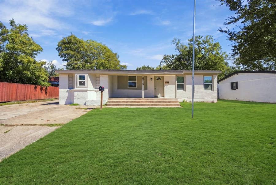 Property photo for 3215 Hillglenn Road, Dallas, TX