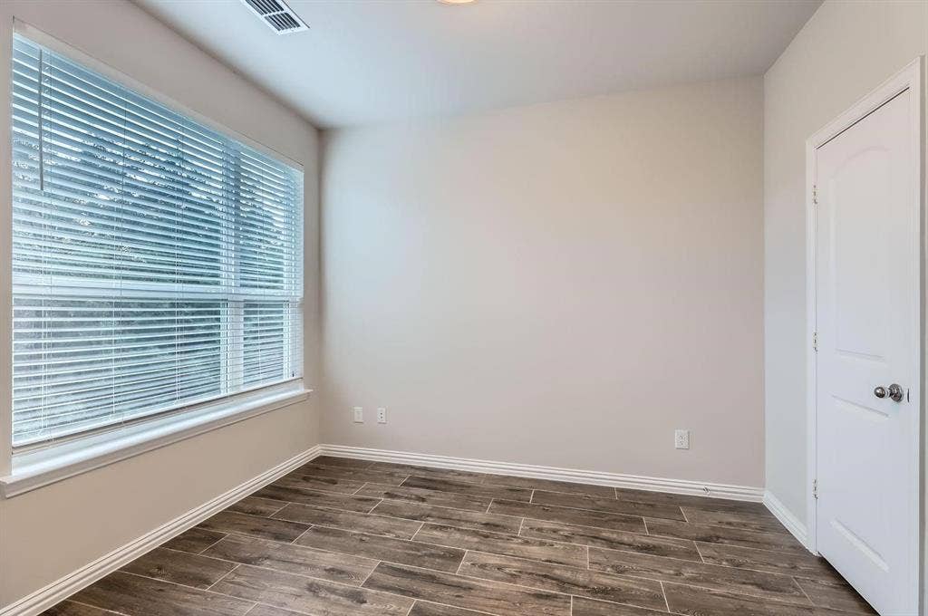 301 E Lamar Street, #9, McKinney, TX 75069 301 E Lamar Street, #9, McKinney, TX 75069