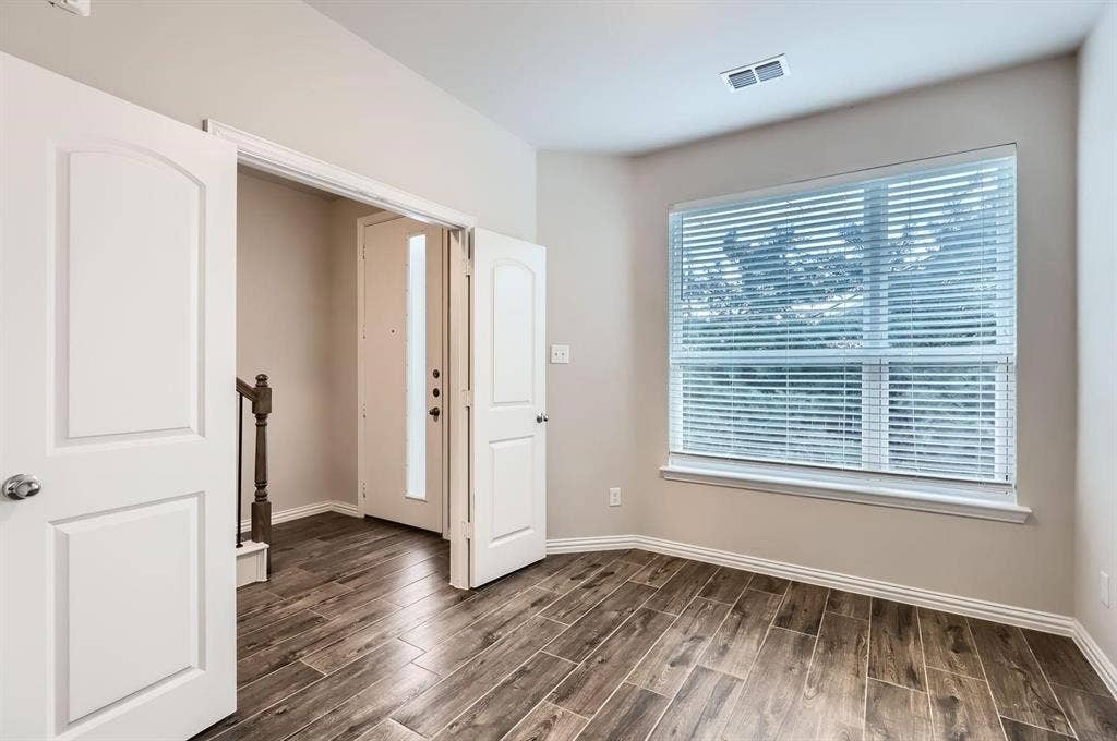 301 E Lamar Street, #9, McKinney, TX 75069 301 E Lamar Street, #9, McKinney, TX 75069