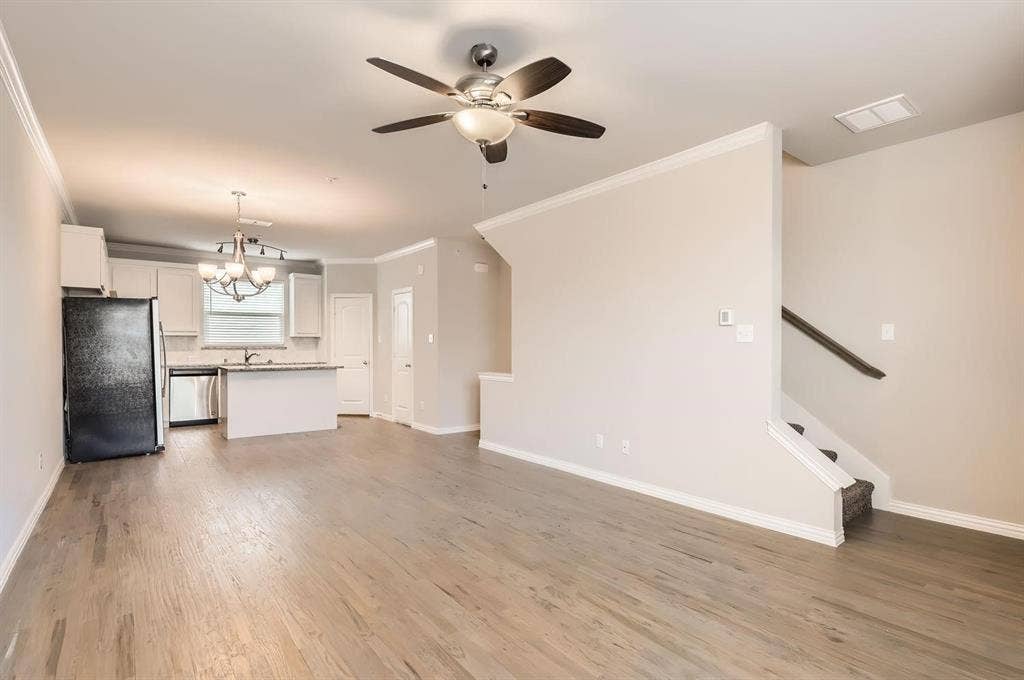 301 E Lamar Street, #9, McKinney, TX 75069 301 E Lamar Street, #9, McKinney, TX 75069